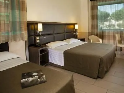 Hotel Artis Rom 4*,